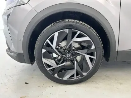 Photo 27 Renault Captur  E-Tech full hybrid 145 ch