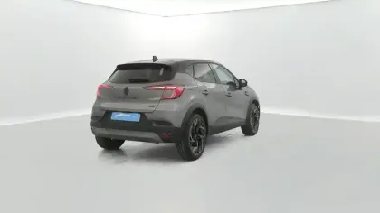 Photo 13 Renault Captur  E-Tech full hybrid 145 ch