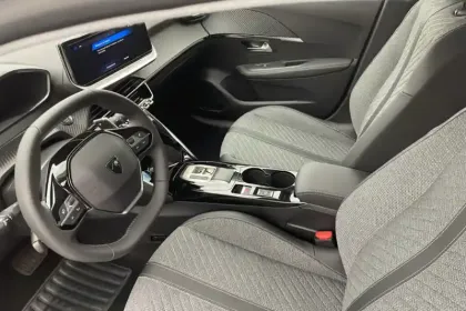 Photo 12 Peugeot 208  Hybrid 110 e-DCS6