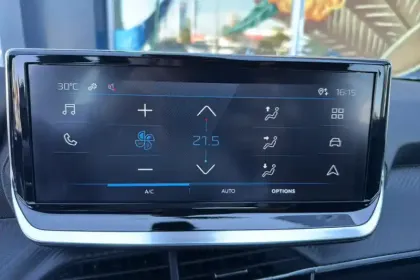 Photo 19 Peugeot 2008  Hybrid 136 e-DCS6