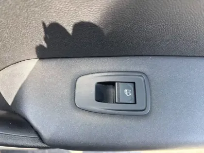 Photo 16 Renault Captur  TCe 140 - 21