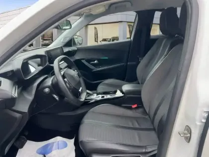 Photo 8 Peugeot 2008  Electrique 136 ch