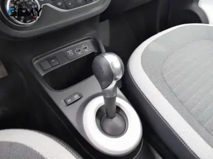 Photo 28 Renault Twingo  III E-Tech