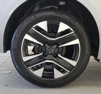 Photo 11 Peugeot 208  Hybrid 100 e-DCS6