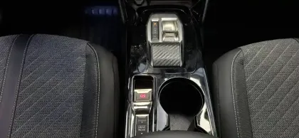 Photo 23 Peugeot 208  Hybrid 100 e-DCS6