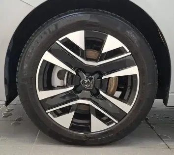Photo 17 Peugeot 208  Hybrid 100 e-DCS6