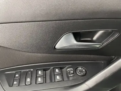 Photo 31 Peugeot 308  PureTech 130ch S&S BVM6