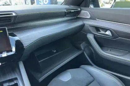 Photo 21 Peugeot 508  Hybrid4 360 e-EAT8 Peugeot Sport Engineered