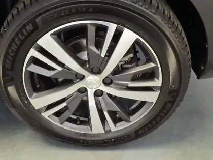 Photo 24 Peugeot 5008  PureTech 130ch S&S EAT8