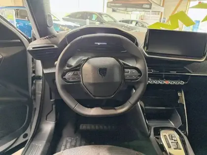 Photo 8 Peugeot 2008  Hybrid 110 e-DCS6