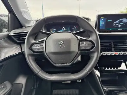 Photo 8 Peugeot 208  Electrique 50 kWh 136ch