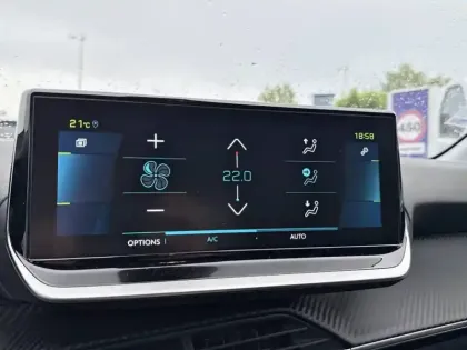 Photo 24 Peugeot 208  Electrique 50 kWh 136ch