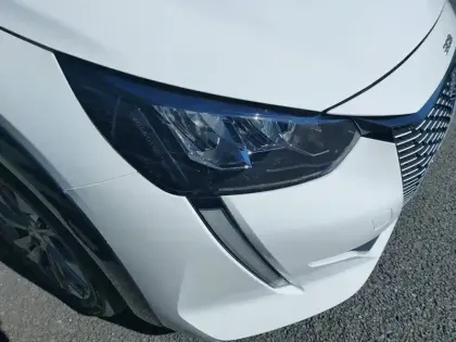 Photo 15 Peugeot 208  Electrique 50 kWh 136ch