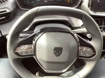 Photo 8 Peugeot 208  Hybrid 110 ch e-DCS6