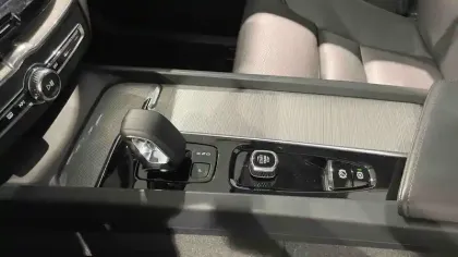 Photo 24 Volvo XC60  T6 AWD Hybride rechargeable 253 ch+145 ch Geartronic 8