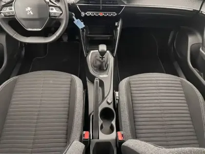Photo 24 Peugeot 2008  BlueHDi 110 S&S BVM6