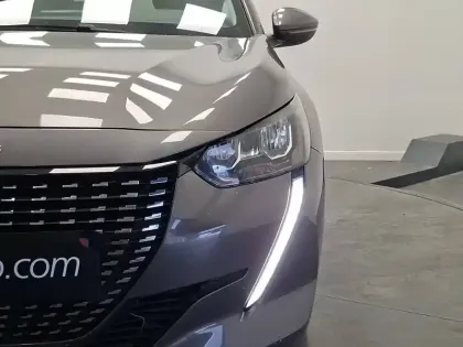 Photo 35 Peugeot 208  PureTech 100 S&S BVM6