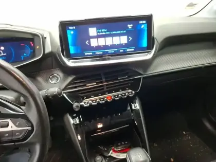 Photo 12 Peugeot 208  PureTech 100 S&S BVM6