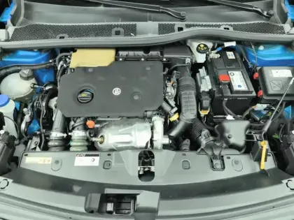 Photo 6 Peugeot 2008  BlueHDi 130 S&S EAT8 Allure