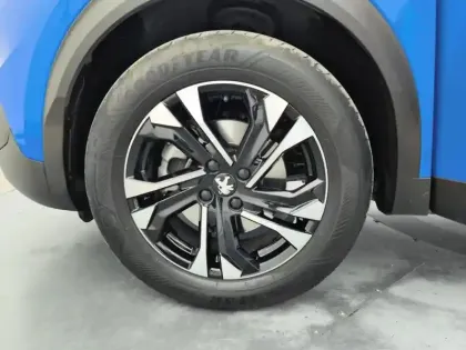 Photo 14 Peugeot 2008  BlueHDi 130 S&S EAT8 Allure