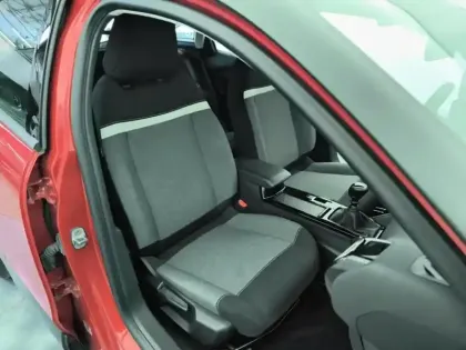 Photo 8 Citroën C4  PureTech 100 S&S BVM6 Feel