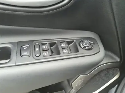 Photo 19 Jeep Renegade  1.5 Turbo T4 130 ch BVR7 e-Hybrid S