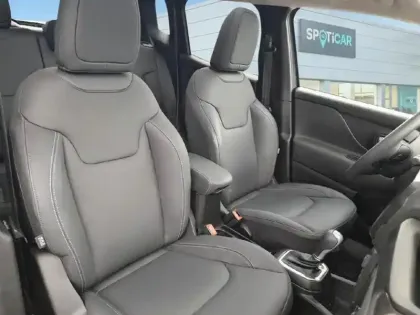Photo 8 Jeep Renegade  1.5 Turbo T4 130 ch BVR7 e-Hybrid S