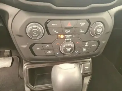 Photo 12 Jeep Renegade  1.5 Turbo T4 130 ch BVR7 e-Hybrid S