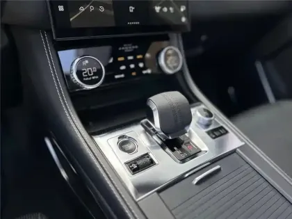 Photo 42 Jaguar F-Pace 2.0 - P400E PHEV AWD BVA8