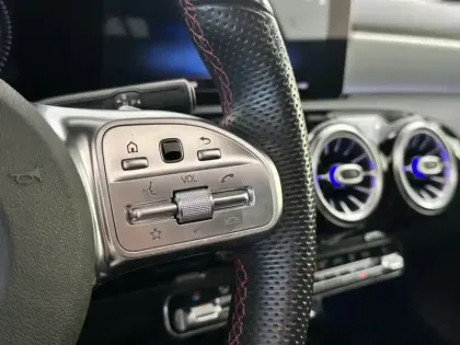 Photo 13 Mercedes Classe A 200 AMG Line 163 Premium Plus 