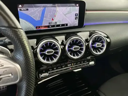 Photo 19 Mercedes Classe A 200 AMG Line 163 Premium Plus 