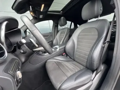 Photo 15 Mercedes GLC  300e 4MATIC Coupé AMG Line