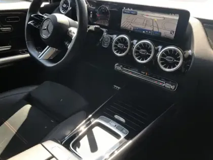 Photo 30 Mercedes Classe B 200 d AMG Line