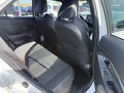 Photo 19 Toyota Yaris Hybride 1.5 HYBRID 116H TRAIL Marchepied