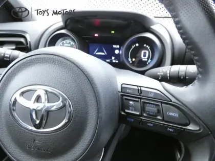 Photo 11 Toyota Yaris 120 VVT-i Design