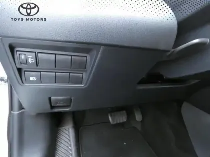 Photo 19 Toyota Yaris Hybride 116h Dynamic