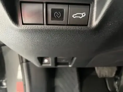 Photo 18 Toyota Rav4 Hybride 2WD 185ch Lounge NG HYBRID 183CH