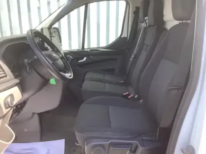 Photo 10 Ford Custom 300 L2H2 2.0 ECOBLUE 130 TREND BUSINESS