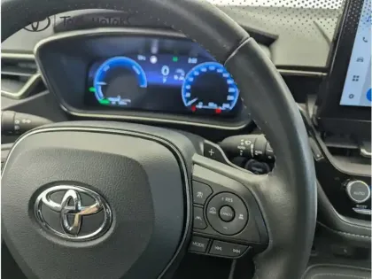 Photo 15 Toyota Corolla Hybride 196h Design Conf