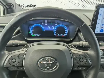 Photo 16 Toyota Corolla Hybride 196h Design Conf