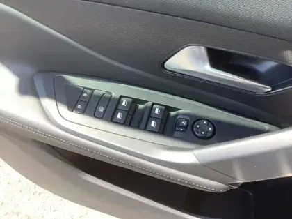 Photo 16 Peugeot 308 Hybrid 145 e-DCS6 Allure