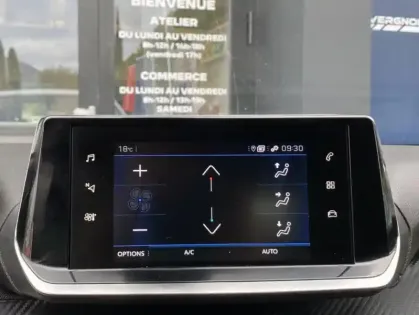 Photo 9 Peugeot 2008 II PureTech 100 S&S ALLURE