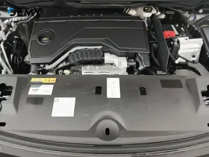 Photo 11 Peugeot 5008  Hybrid 136 e-DCS6