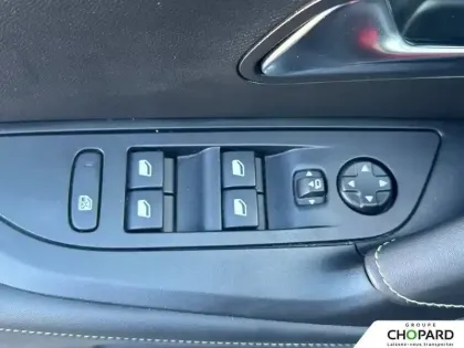 Photo 23 Peugeot 2008  Electrique 136 ch