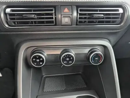 Photo 14 Citroën C3  Turbo 100 ch Manuelle