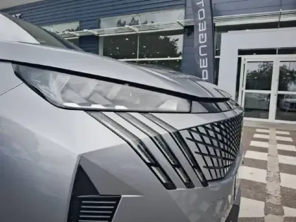 Photo 15 Peugeot 3008  Hybrid 136 e-DCS6
