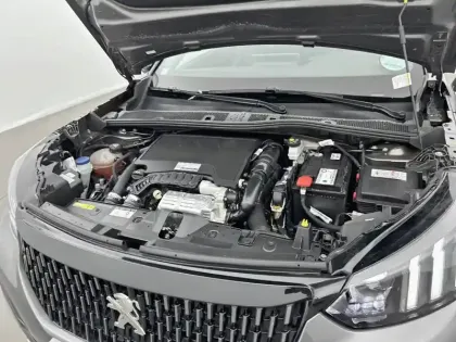 Photo 14 Peugeot 2008  PureTech 130 S&S EAT8