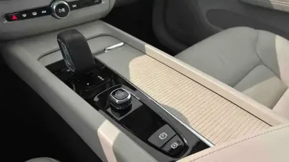 Photo 20 Volvo XC60  T6 Recharge AWD 253 ch + 145 ch Geartronic 8