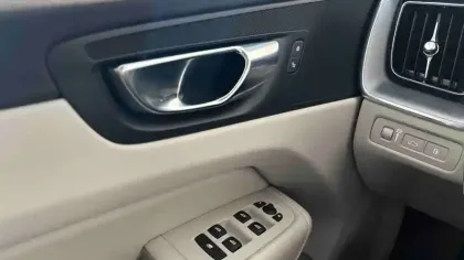 Photo 15 Volvo XC60  T6 Recharge AWD 253 ch + 145 ch Geartronic 8