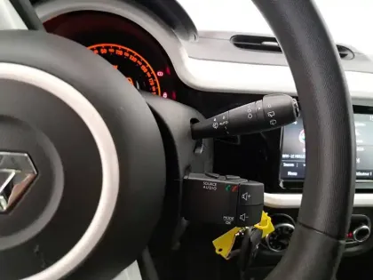 Photo 27 Renault Twingo  III SCe 65